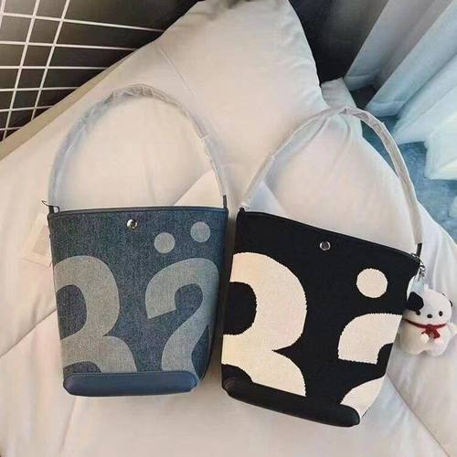 腋下包新款泰国Rally水桶包 女士单肩潮大容量字母印花手提包