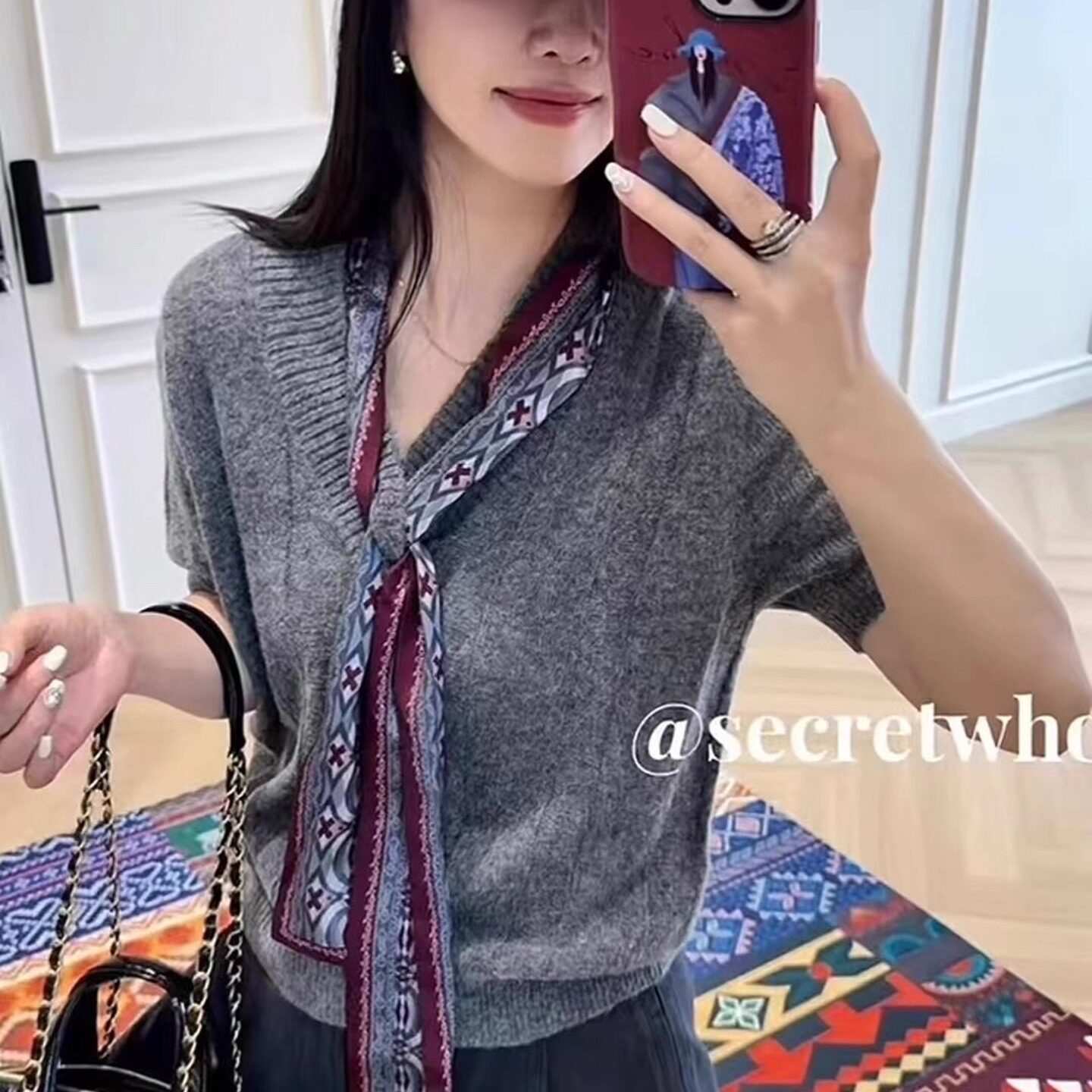 欧洲站2025秋季新款女潮时尚气质V领丝巾套头短袖羊毛针织衫上衣