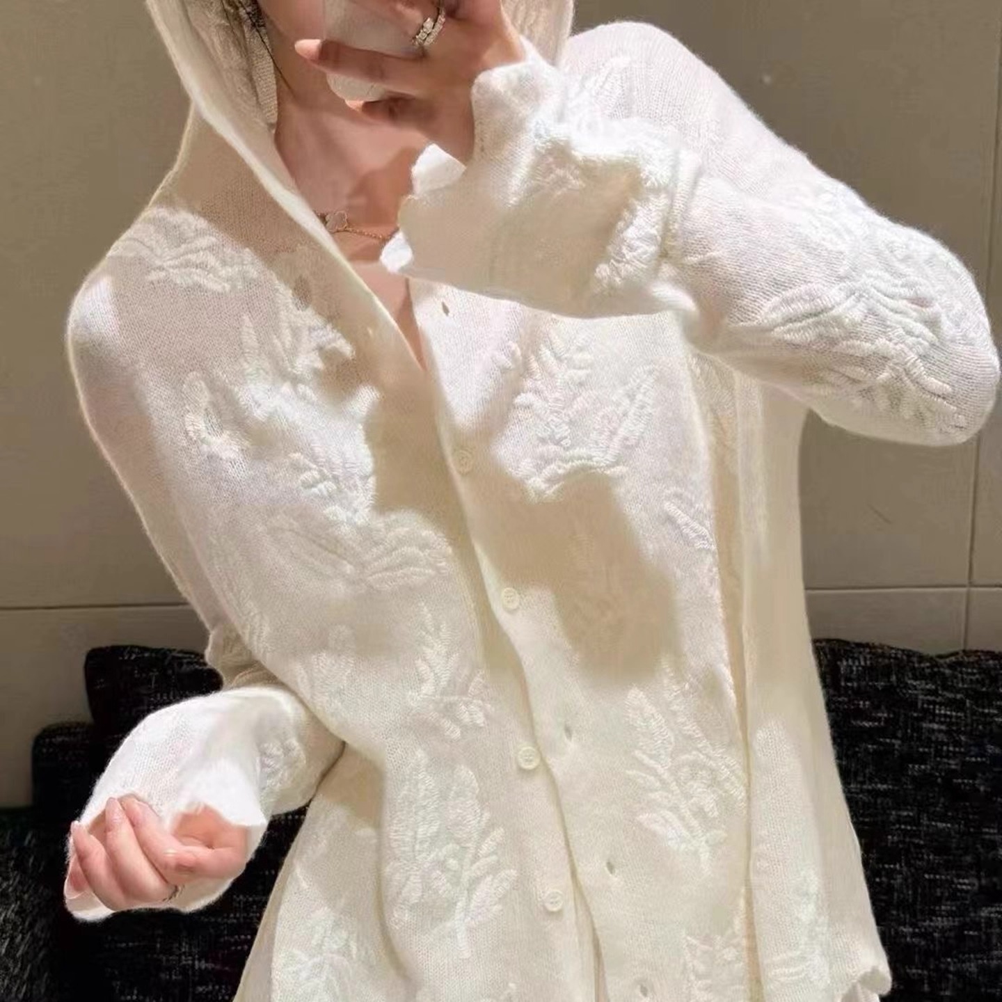 欧洲站2025秋季新款女潮时尚宽松勾花单排扣连帽羊绒毛衣针织开衫