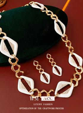 vintage镶钻滴油嘴唇首饰套装