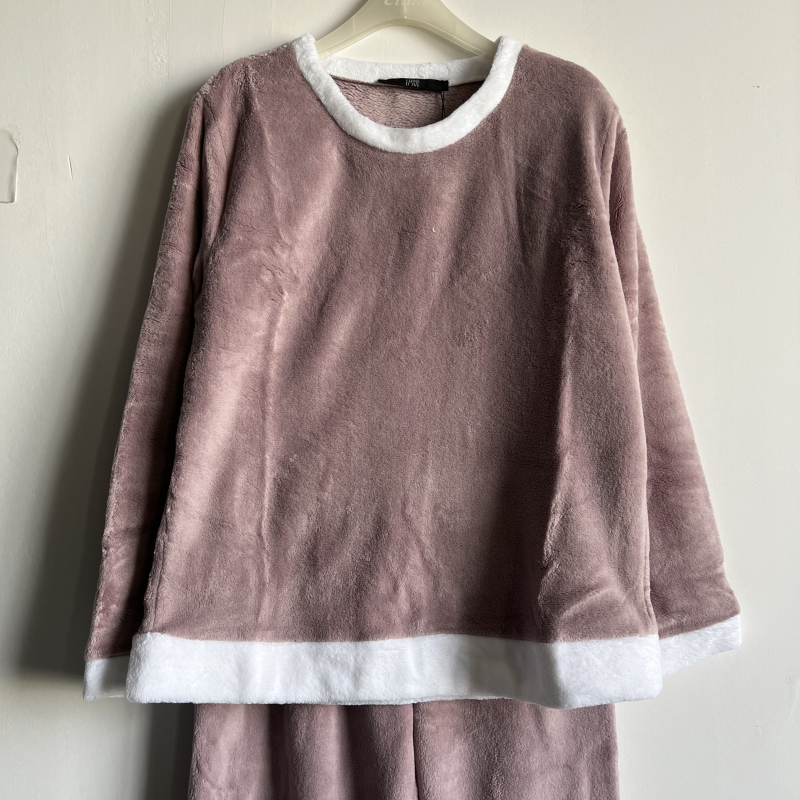 心爱家居服女慵懒风圆领保暖珊瑚