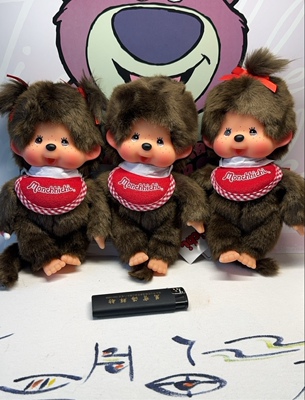 蒙奇奇 Monchhichi 日本正版 基本款 红色围兜 男生 羊角辫 女生