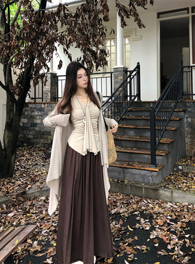 MaxMooroe娇姿温柔乡%高级感法式套装女秋季两件套挂脖背心半身裙