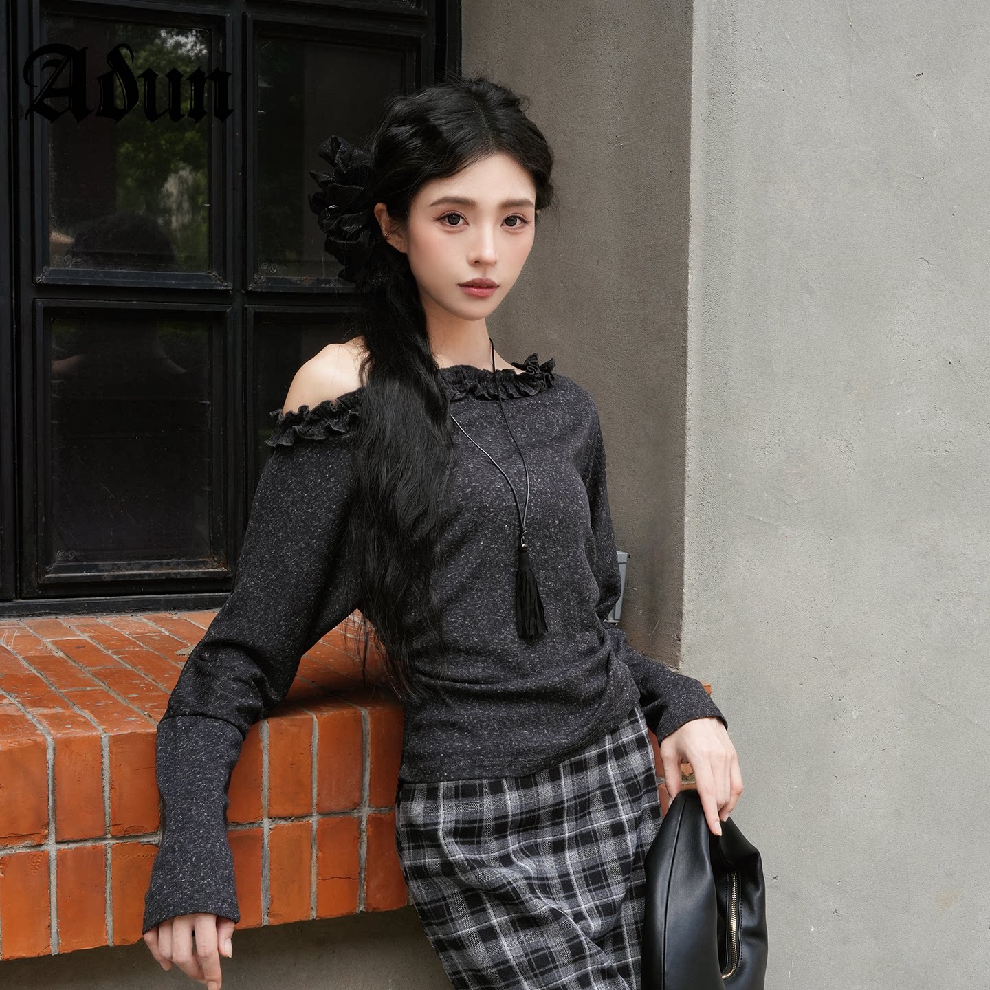 Abun黑色一字肩上衣女2026秋木耳边露肩长袖亚麻混纺收腰小众上衣
