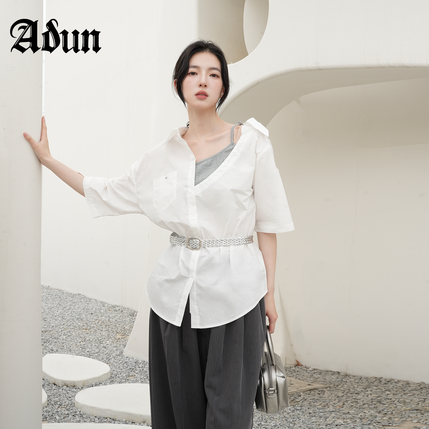 Abun【商场同款】2026年夏季新品翻领V领中袖衬衫女宽松通勤上衣