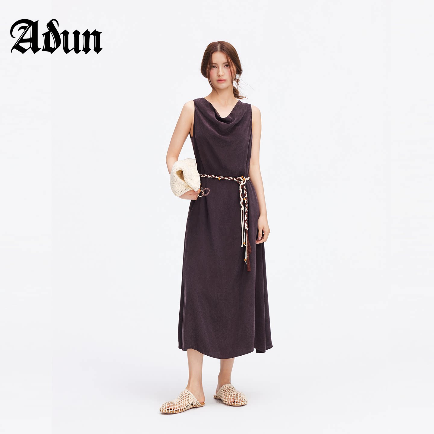 Abun【商场同款】2026年夏季新品复古垂坠荡领无袖中长连衣裙图片