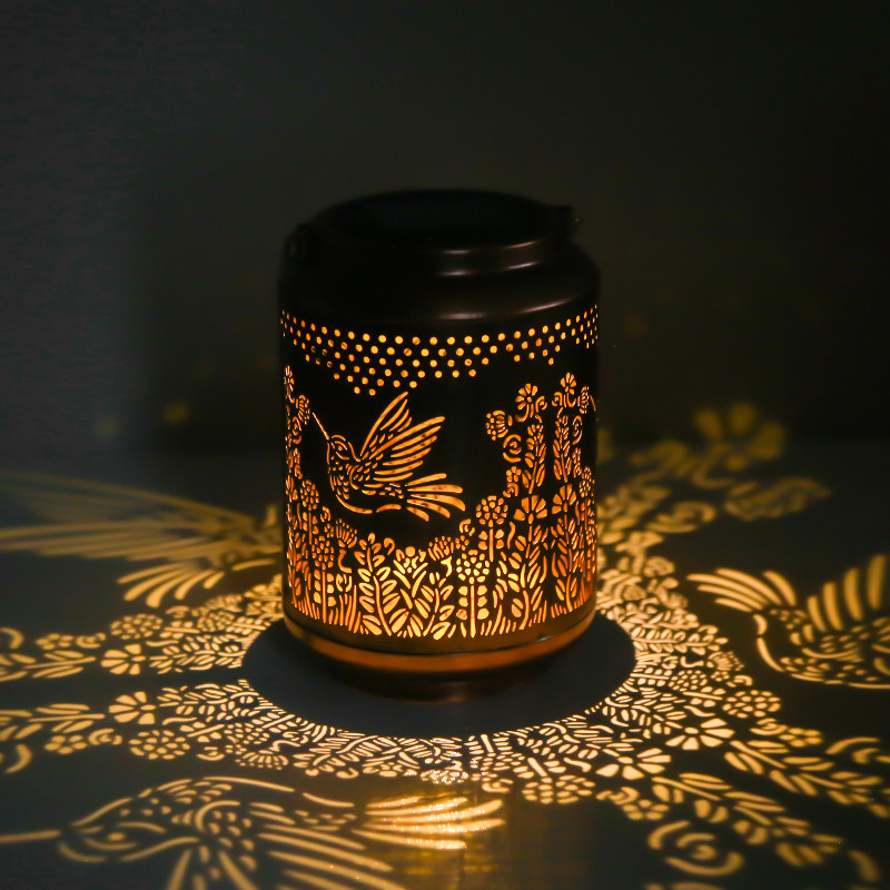 花园装饰太阳能小夜灯阳台庭院灯草坪灯户外装饰镂空铁件光影灯笼