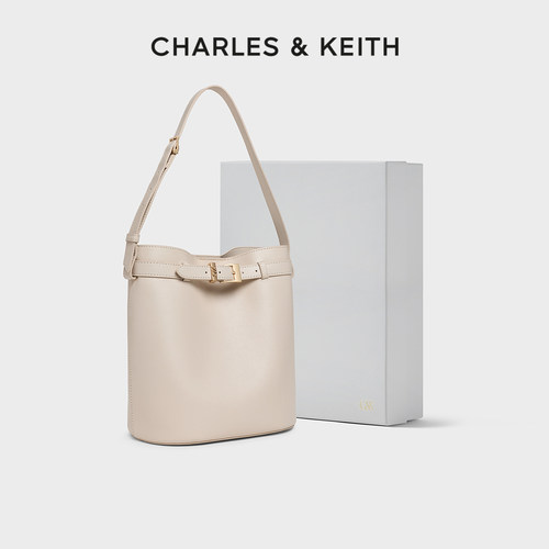 大容量牛皮水桶包CHARLES&KEITH