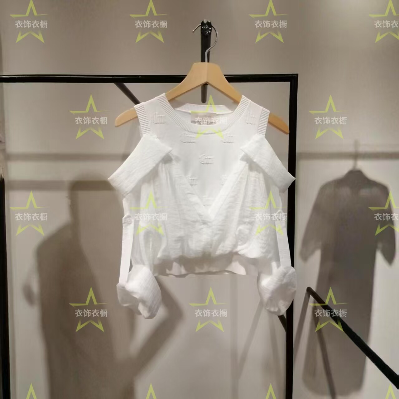 同款女装25新款设计感小众露肩毛针织衫