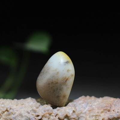 新疆和田玉籽料原石20.8克天然细双色皮白玉籽玉原籽玉石毛料挂件