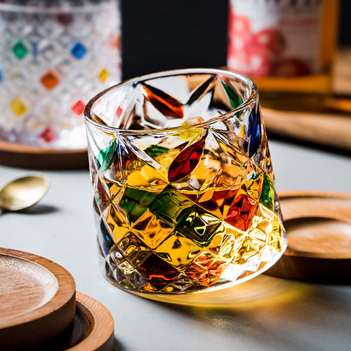 旋转底座不倒翁摇摇解压啤酒杯