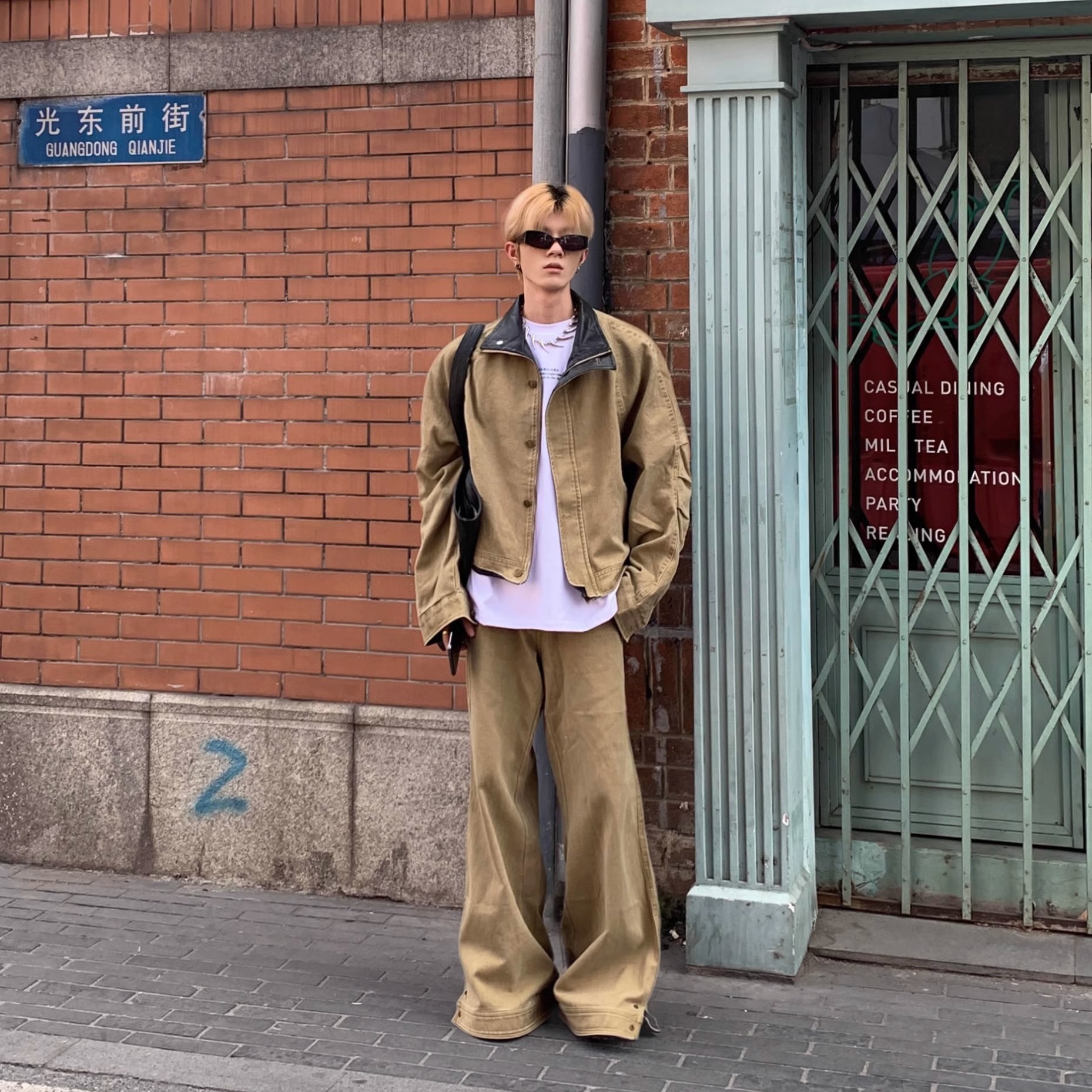 PU皮拼接牛仔夹克牛仔裤套装