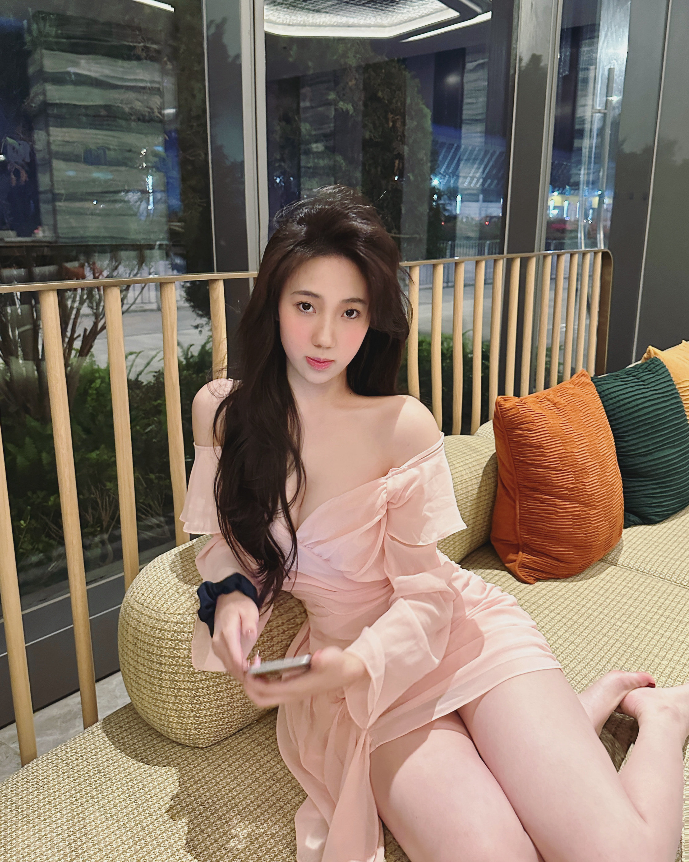 Olivia温柔嫩粉色韩女可调节吊带荷叶边漏肩包臀设计连衣裙