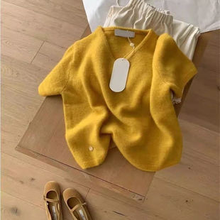 日系小众别致慵懒风软糯短袖v领2025夏季超好看橘黄色打底针织衫