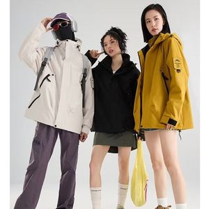 2025年新款户外冲锋衣男女款春夏大码工装登山服外套防水连帽