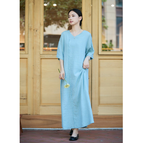 【照本堂】2026春季新款国风长裙女21支天麻丝V领宽松袍子W32755