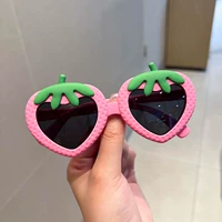 Розовая клубника