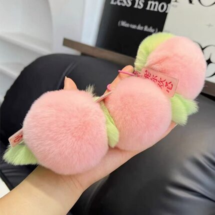 创意桃你欢心毛绒水蜜桃钥匙扣软萌仿兔毛毛球挂饰女士包包百搭挂