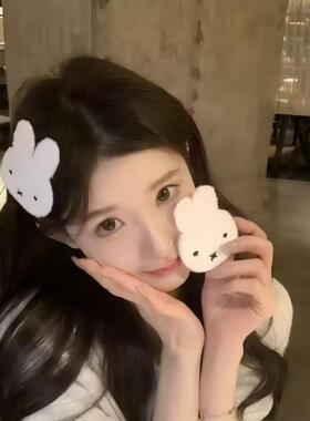 治愈系米菲兔贴片发夹白色毛绒扁兔头侧边夹学生少女平价好看刘海