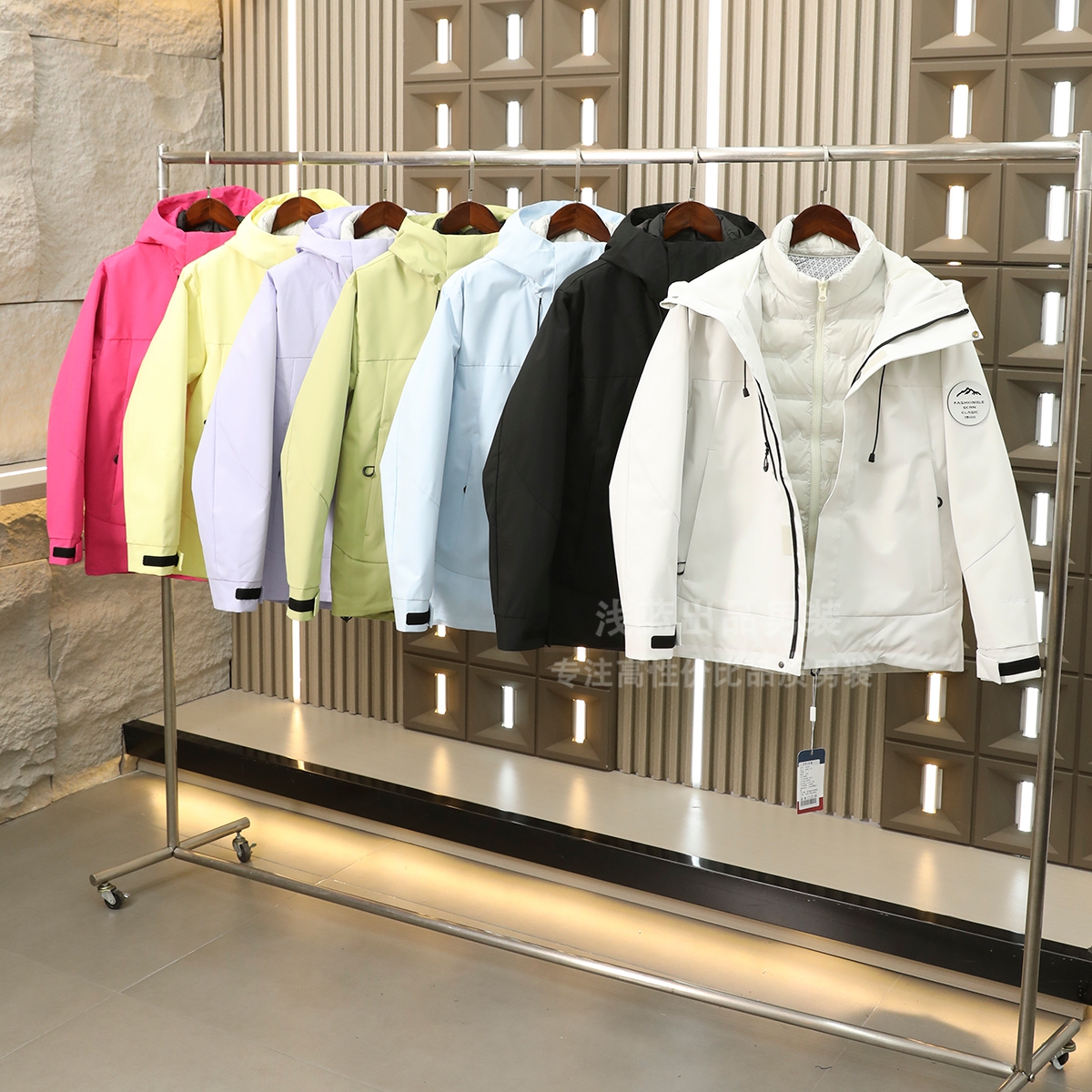 一件过冬 90鸭绒+热反射 三防科技面料 男女款冬季极寒连帽羽绒服