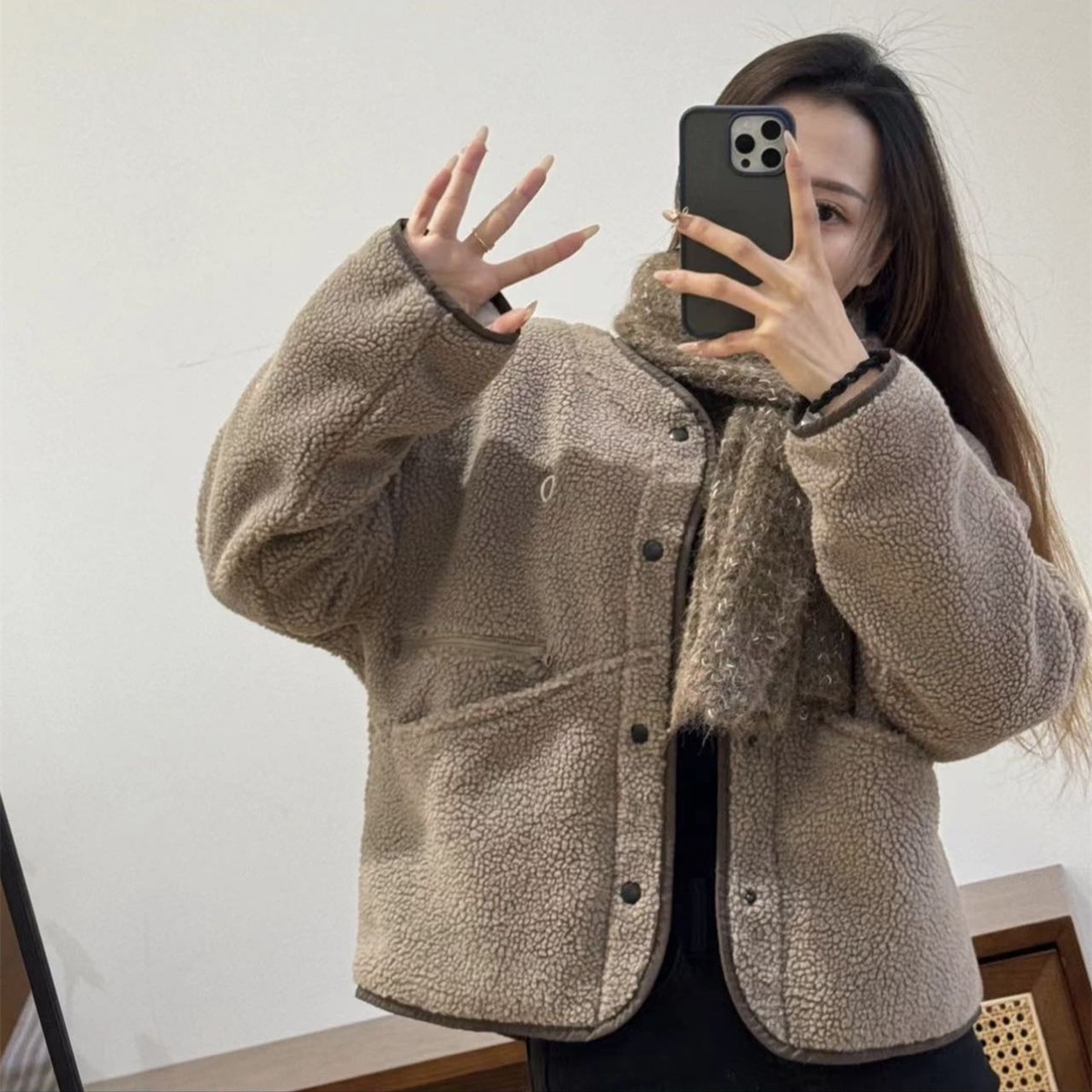 捡漏！线下700+！90鸭绒女士冬季时尚百搭仿羊羔绒无领宽松羽绒服
