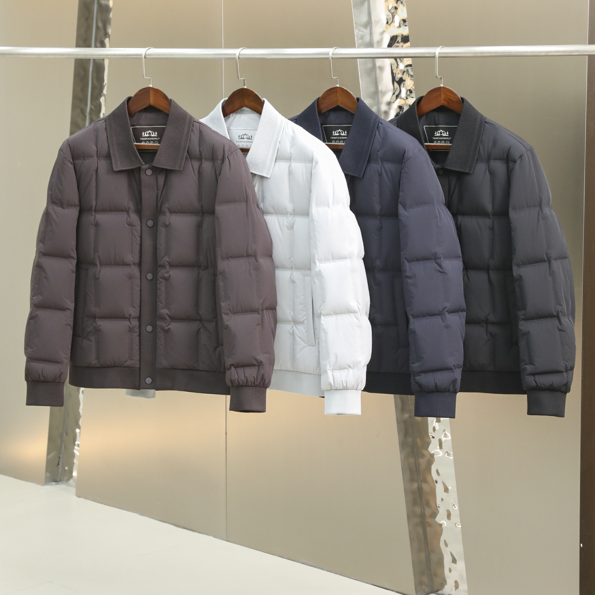 高级感满满 90鸭绒+压胶分仓 男士秋冬户外防风防泼水翻领羽绒服