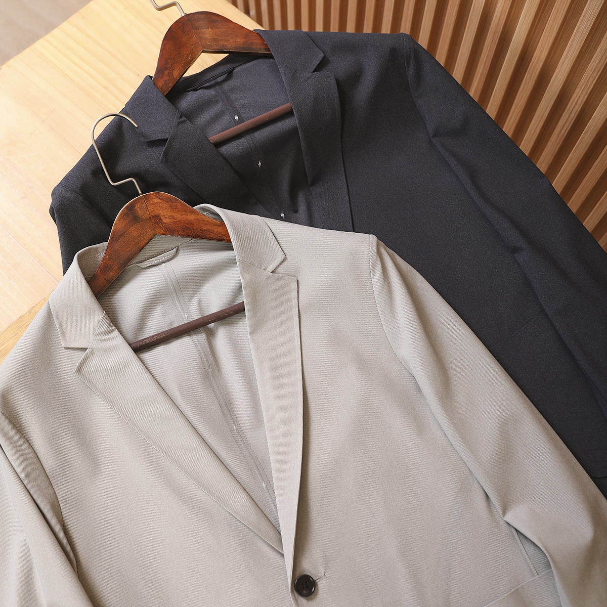 王炸性价比！冰丝竖纹肌理面料！无缝压胶！春夏薄款男士防晒西服