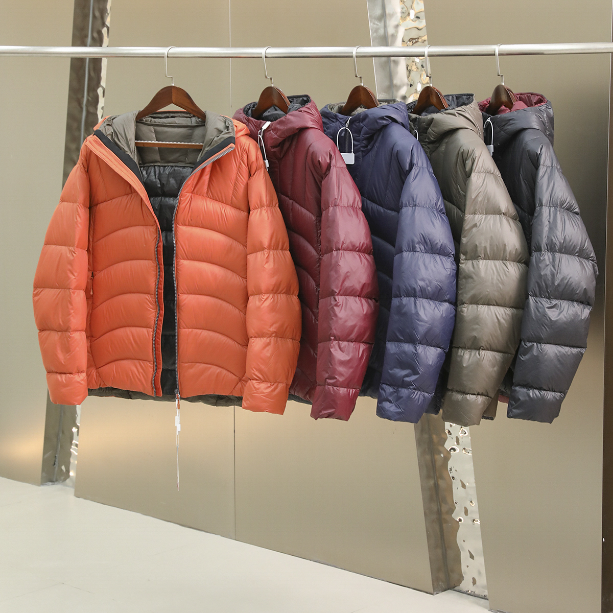 门店2000+！高蓬松90绒！无胆锁绒！冬季男士立领哑光亮面羽绒服