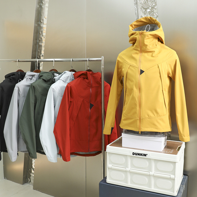 线下1299 全天候防风防泼水 3D立裁 情侣款户外连帽软壳衣冲锋衣