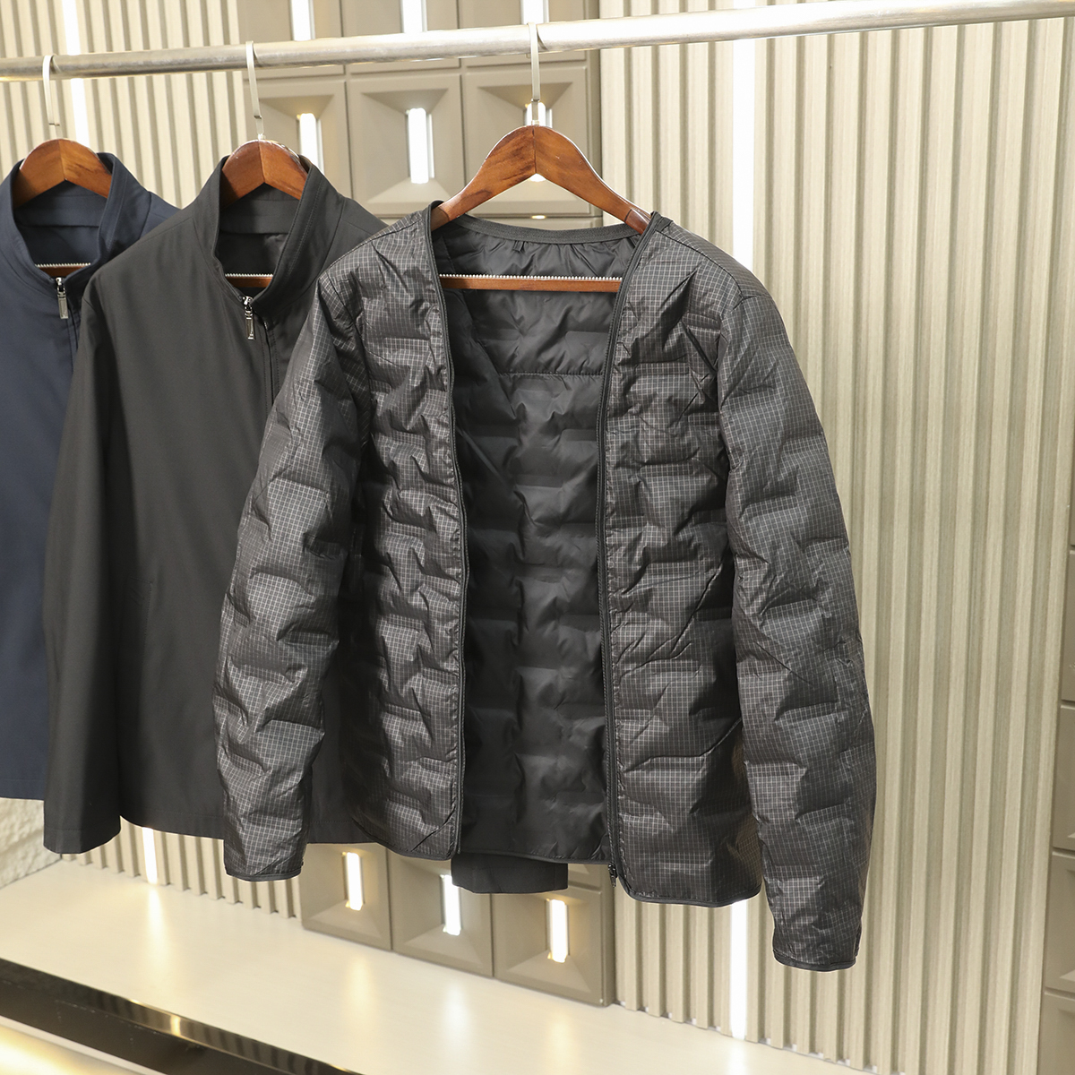 高端商务系列！可脱卸90鹅绒内胆！冬季男士气质立领夹克式羽绒服