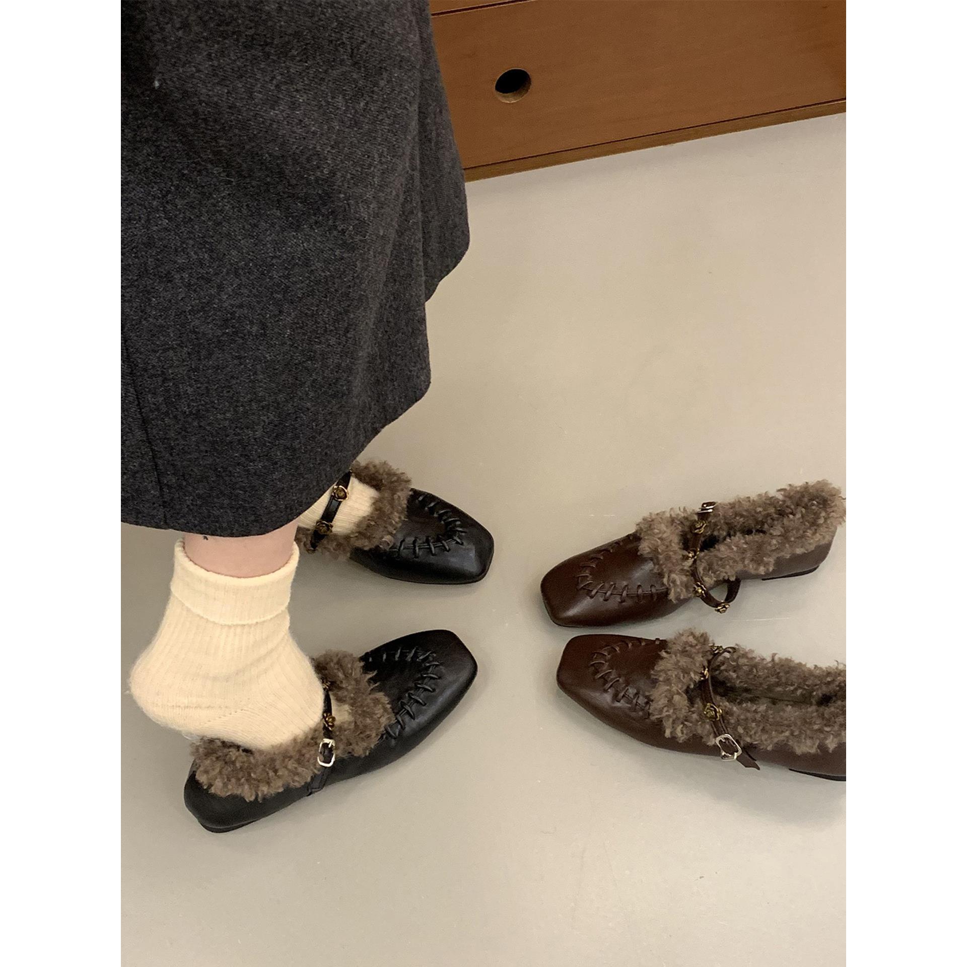 法式一字扣带平底毛毛鞋加绒玛丽珍小皮鞋女秋冬新款棉鞋网红单鞋