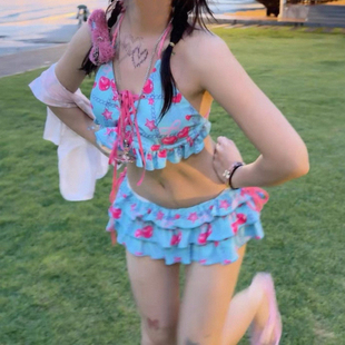 爆款 小众甜美分体泳衣氛围感比基尼带胸垫y2k荷叶边高颜值泳衣