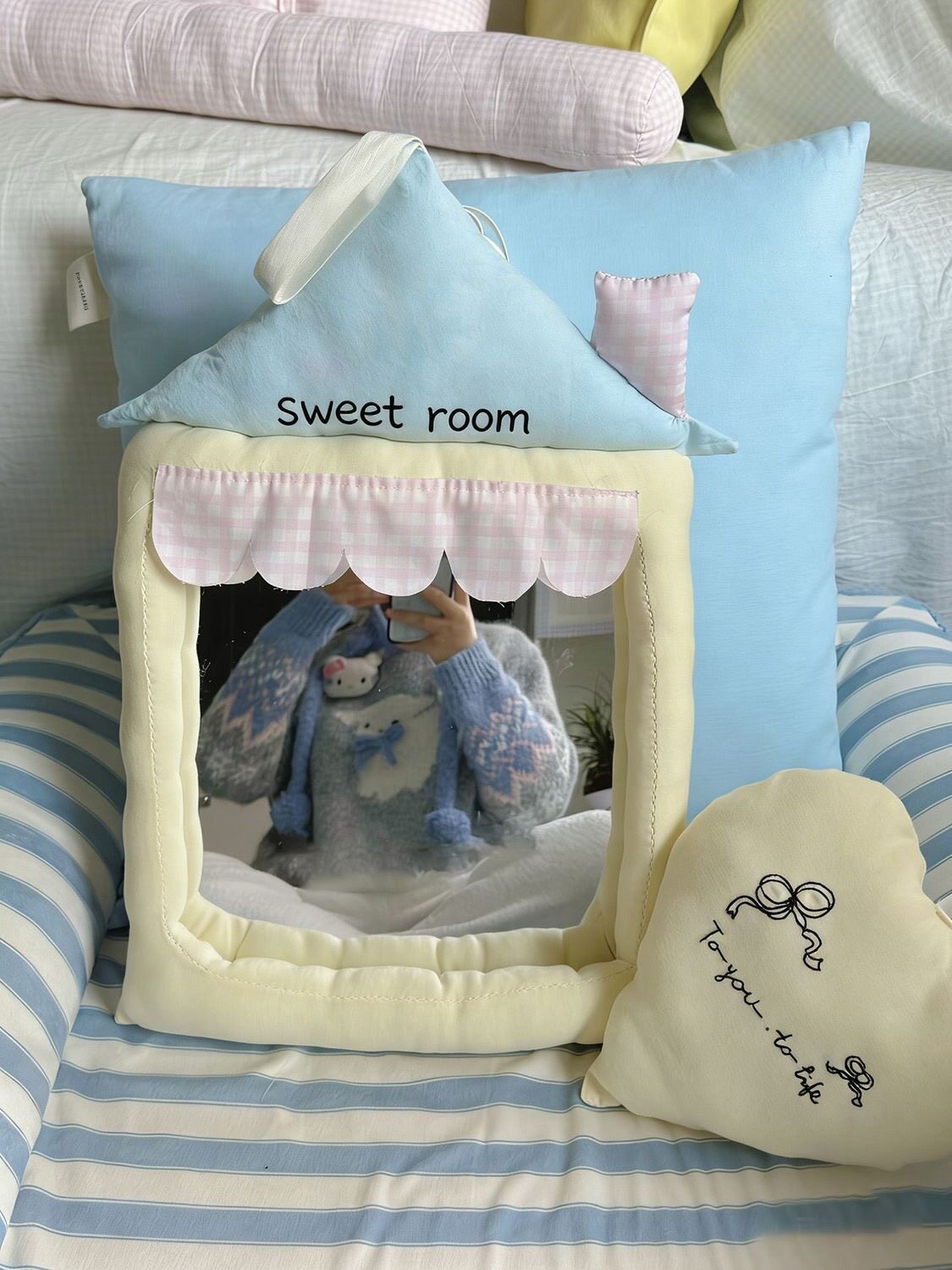 可爱小屋造型镜子清新百搭充棉布艺镜子可悬挂家居装饰化妆镜ins