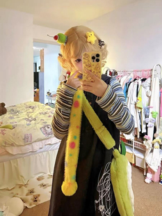 freetrader“正是橙黄橙绿时”可爱波点带球围巾y2k秋冬装饰毛茸