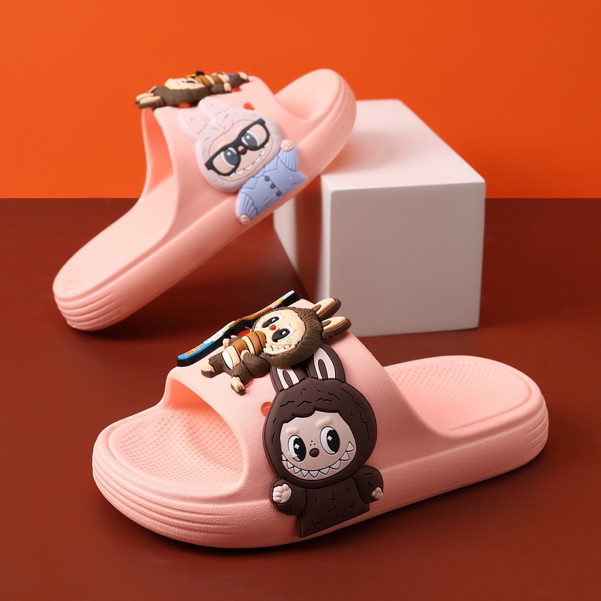 拉布布女童拖鞋秋冬季新款卡通小朋友玩耍外穿凉拖鞋浴室洗澡软底