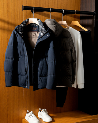 冬季轻盈保暖连帽短款羽绒服