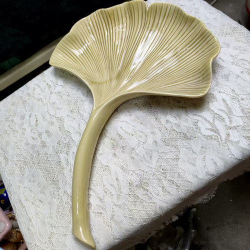 银杏叶盘子，干裂瑕疵介意勿拍，陶瓷餐具摆件，微瑕