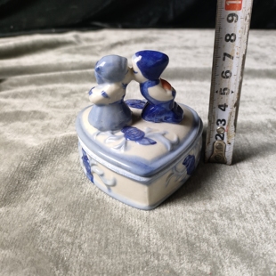 包邮 外贸出口老瓷青花娃娃首饰收纳盒实物如图 微瑕介意勿拍满20