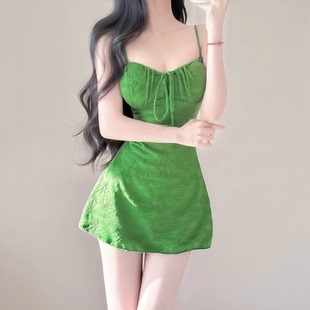 泳衣女法式 平角小胸聚拢遮肚显瘦绝美女士度假泡温泉 复古连体裙式
