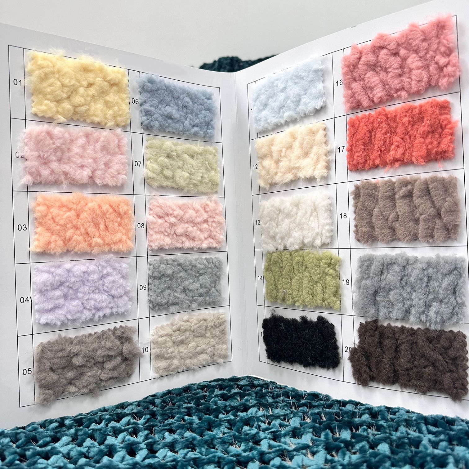 邮选现货330g小绵羊仿兔毛刷花全涤鞋子面料服装抱枕玩具厂家大货