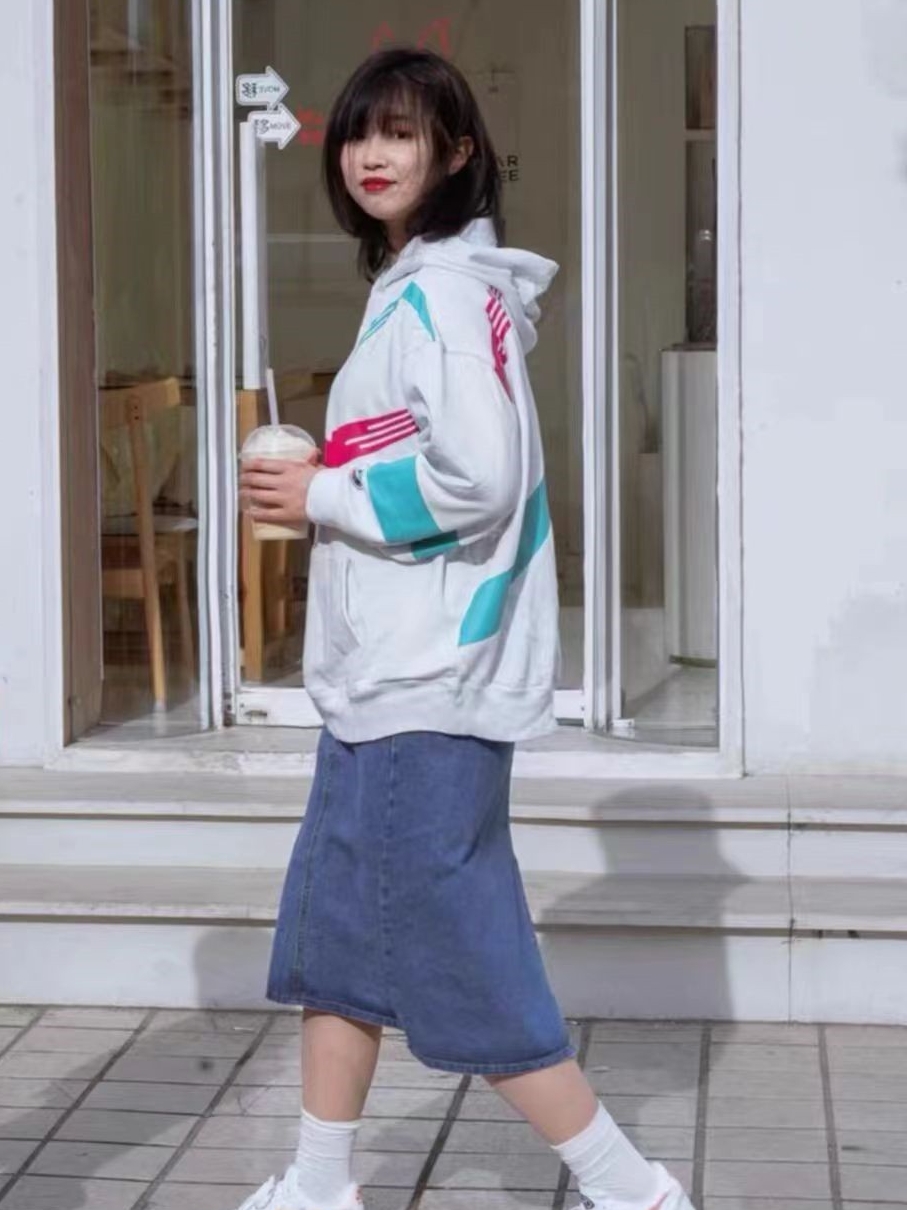 耐克女子兔年宽松连帽卫衣套头衫