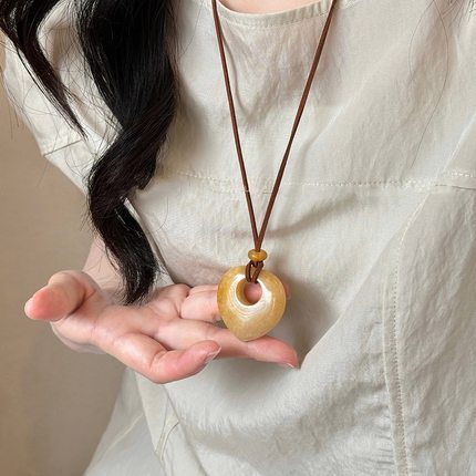 天然石爱心吊坠长款项链女夏天挂脖挂绳毛衣链日常百搭配饰装饰品