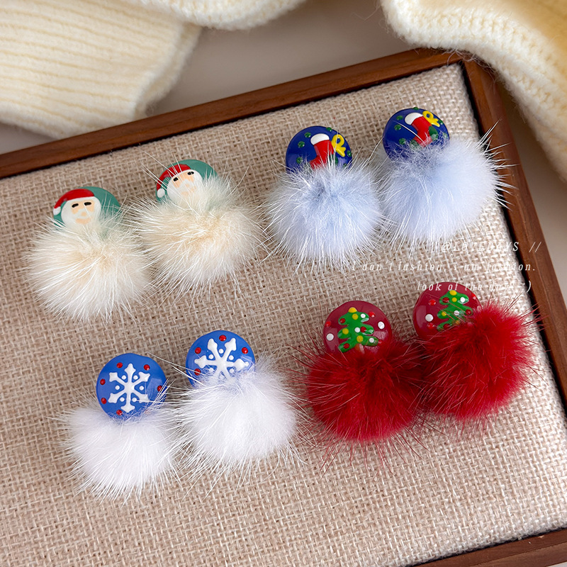 圣诞树雪花毛球耳钉女烤漆耳环