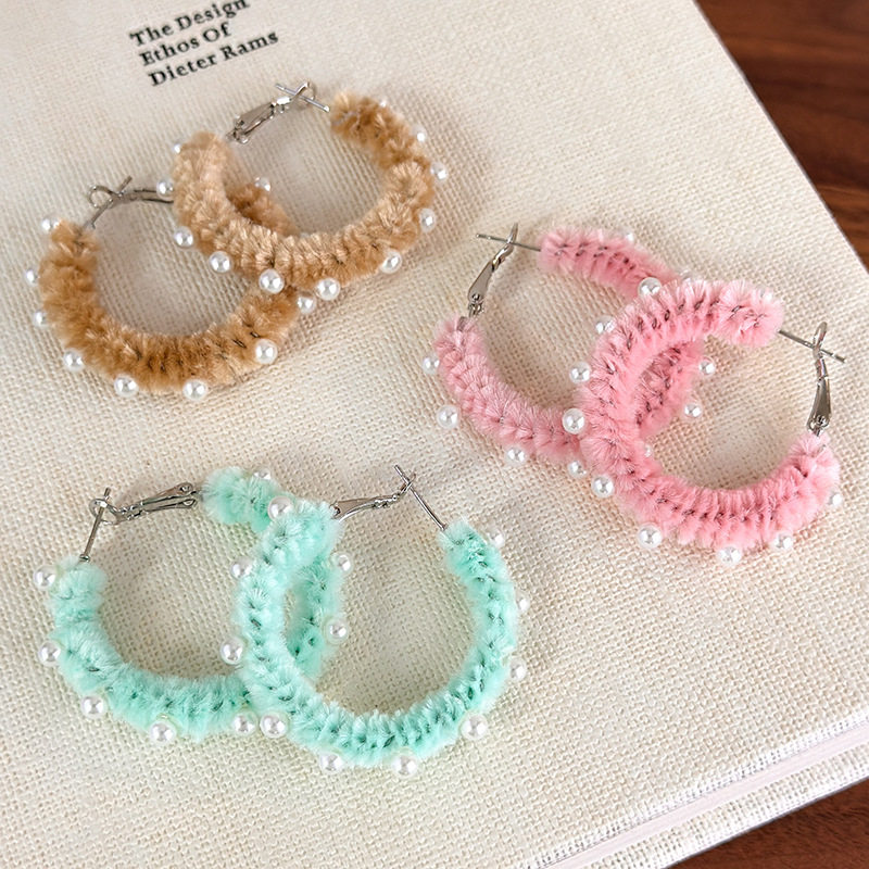 日韩清新珍珠毛绒耳环