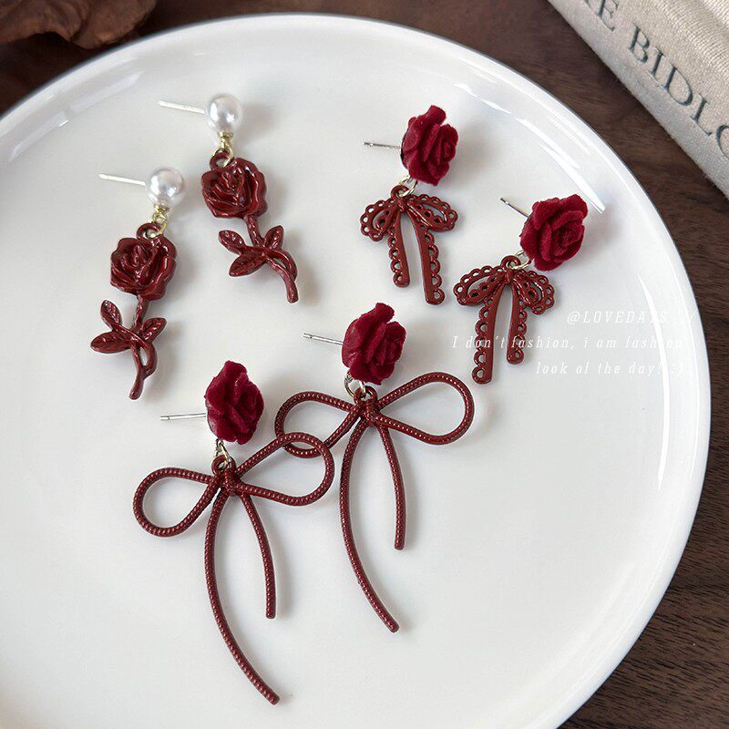 安可拉红蝴蝶结植绒玫瑰花耳钉法式复古酒红色耳环2024显白耳饰女