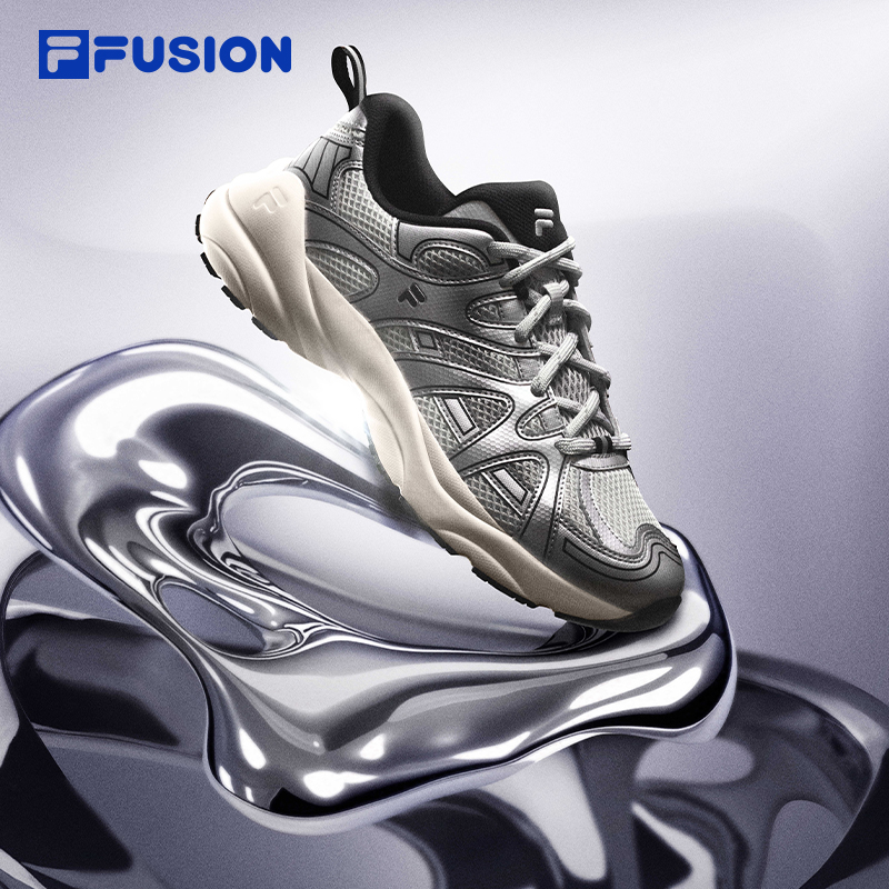 FILAFUSION银色运动鞋复古跑鞋
