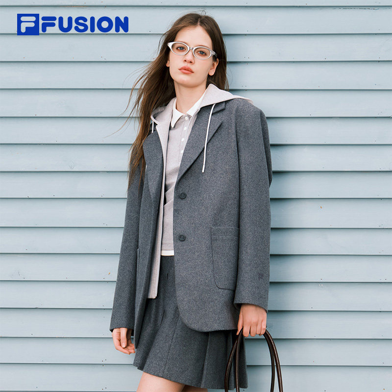 FILA FUSION斐乐女装呢子外套2026春新款休闲假两件连帽西装上衣