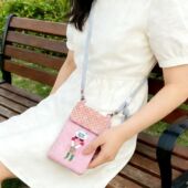 日本Kusuguru正品 刺绣蜜豆公主手机包手拎包斜挎包数据线耳机437