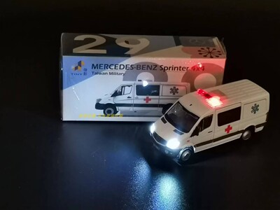 台湾救护车176改灯加灯