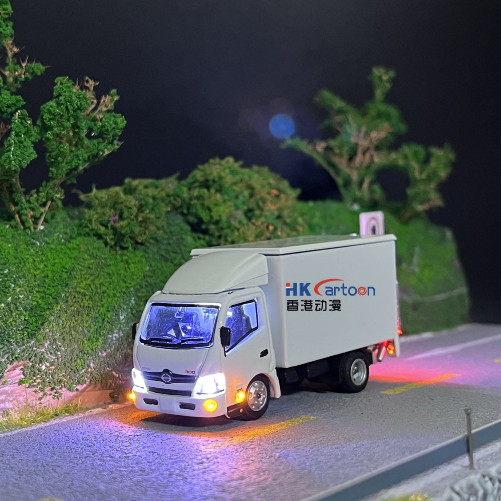 P02HINO300BOX改装加灯